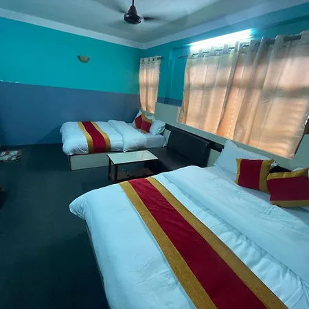 Parbat Unique Guest House